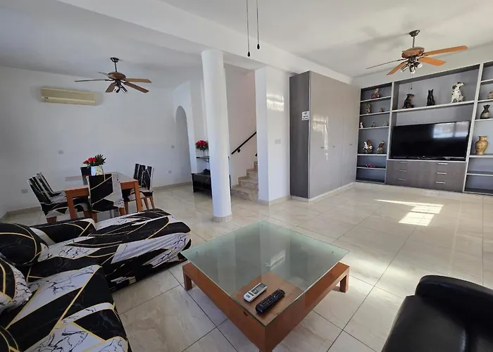 Michael Angelo * Paphos