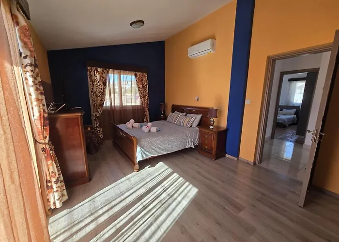 Michael Angelo Vila Paphos