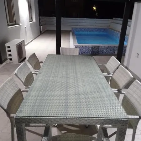Michael Angelo Luxuri 4 Bedroom * Paphos