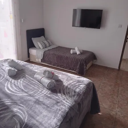 Michael Angelo Villa