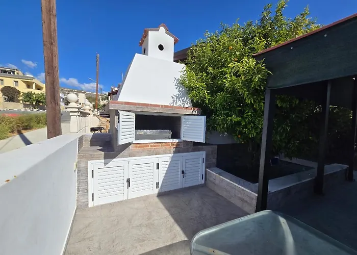 Michael Angelo Villa *