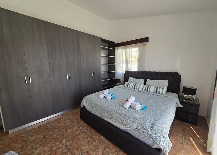 Michael Angelo Villa *