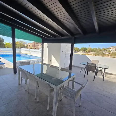 Michael Angelo Luxuri 4 Bedroom Villa